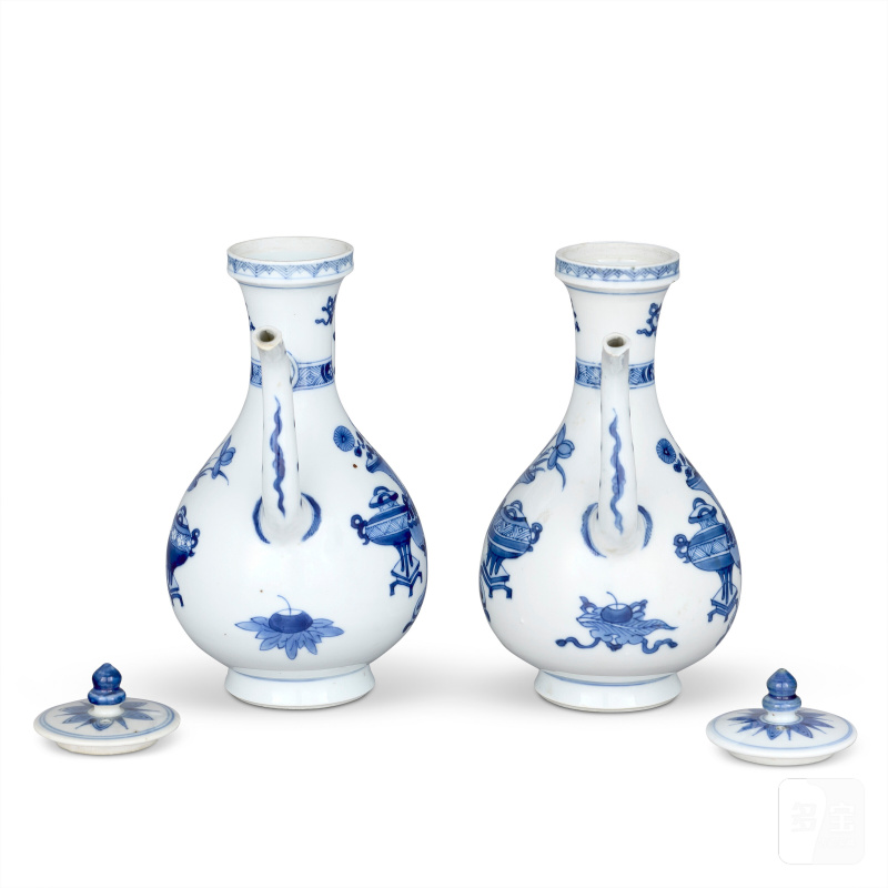 清康熙 青花博古圖紋蓋壺 一組兩件  CHINA, QING DYNASTY, KANGXI PERIOD (1662-1722) - 图3